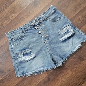 Women's distressed blue jean shorts - Temu - size M